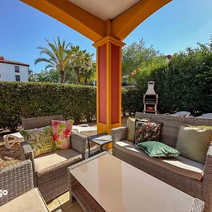 Apartamento (cap001) Con Jardín Y Acceso A La Piscina.